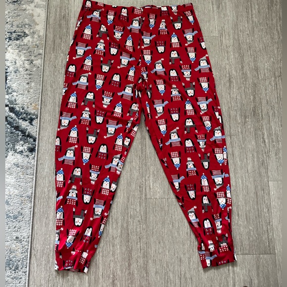 Secret Treasures Christmas Penguin Pajama Set - Picture 7 of 9